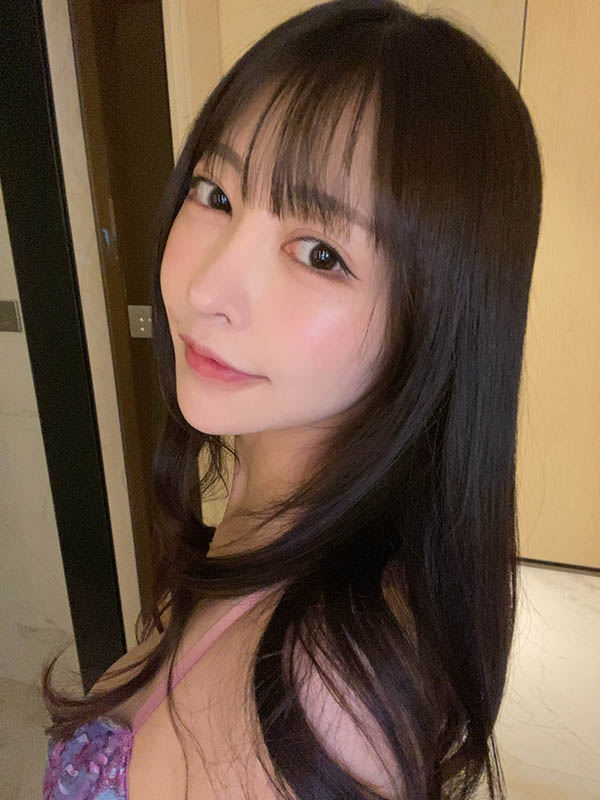 新感覺VR！你可以和AV女優告白！