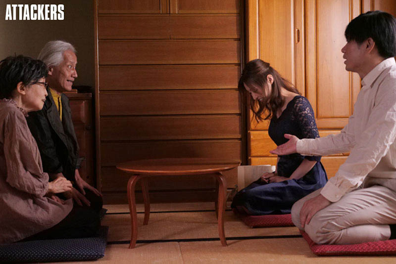 借用朋友妻子「夏目彩春」讓父母安心忍不住連身體都藉了...