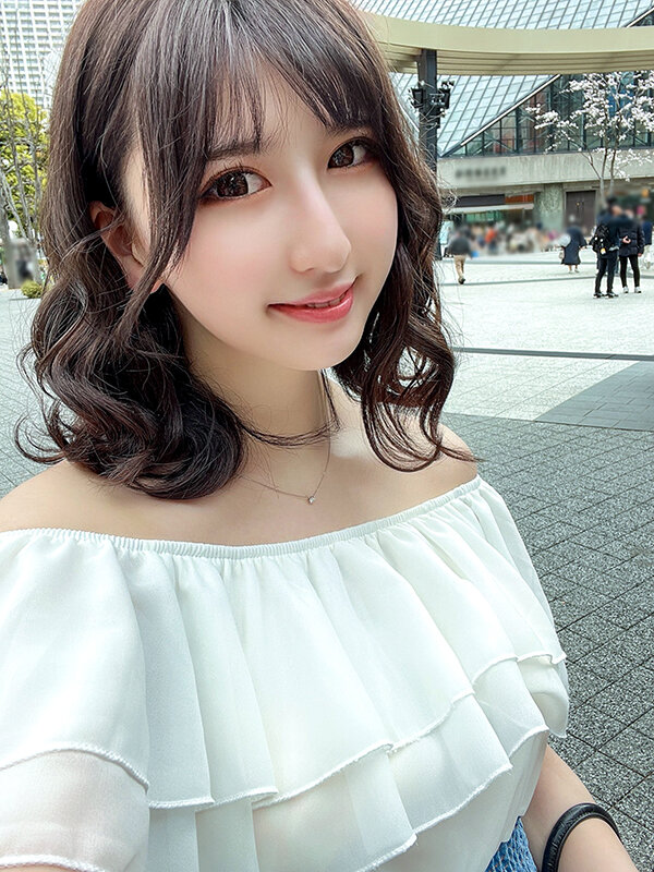 市中心搭訕22歲「素人女大生」!超高顏值和白嫩巨乳,沒想到是某俱樂部的no.1!