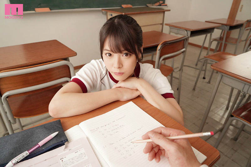 第一人稱視角！與傲嬌青梅竹馬「八木奈奈」的同居性生活！