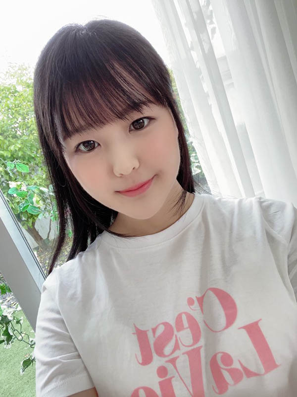 雪白鮮嫩！ 稚嫩美少女「間宮羽花」自曝想體驗像H漫的感覺…