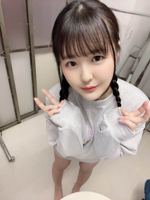 雪白鮮嫩！ 稚嫩美少女「間宮羽花」自曝想體驗像H漫的感覺…