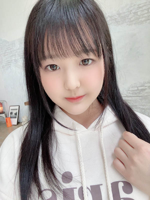 雪白鮮嫩！ 稚嫩美少女「間宮羽花」自曝想體驗像H漫的感覺…