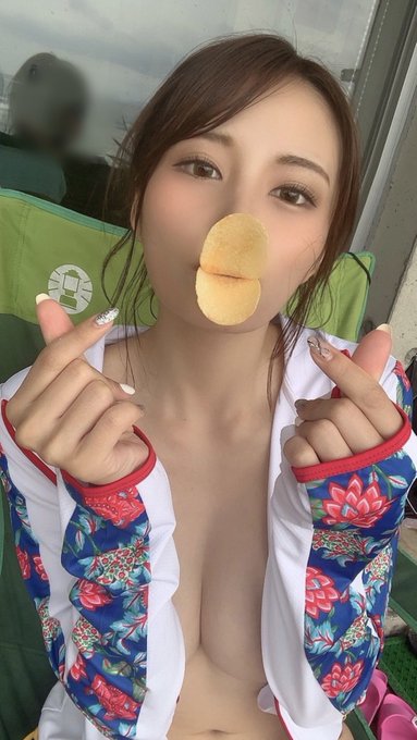 豪乳即正義！ F罩杯女神「伊藤舞雪」示範真空洋芋片吃法引來破萬贊！