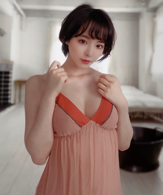 寶礦力最辣代言人？ ！ G罩杯火辣新人「三宮樁」全裸入鏡免費代言！