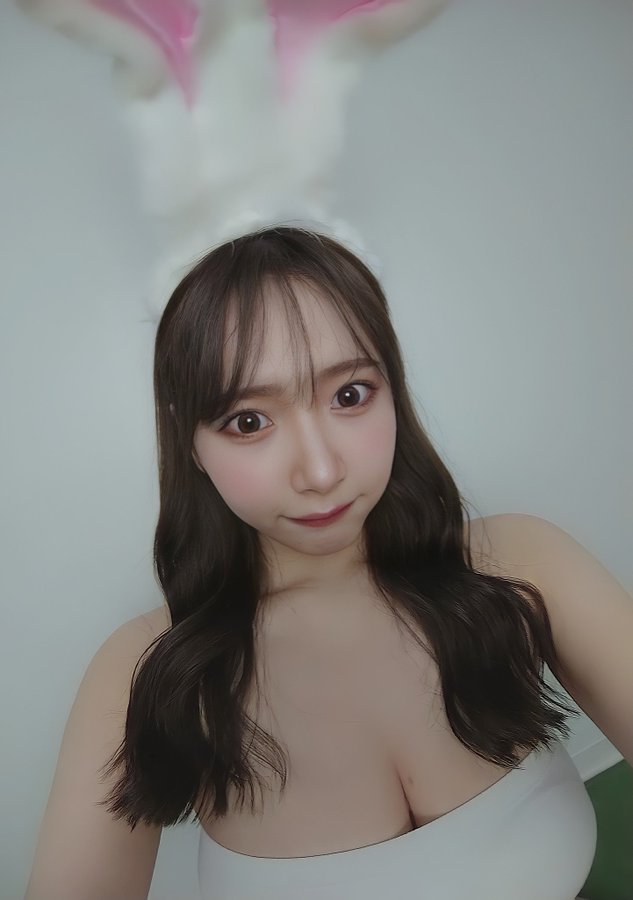 IP社100公L罩杯「超大奶新人出道」，153公分暴力曲線「乳量太兇」！