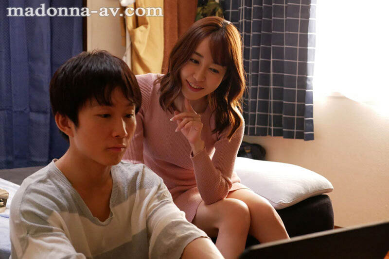 欲求不滿的妻子「筿田優」!在男大學生宿舍天天中出...