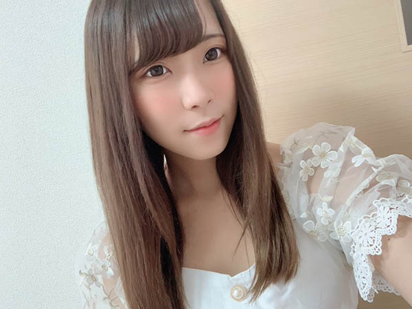 氣質長髮！ 短小精悍的小馬美少女「淺見玲奈」！