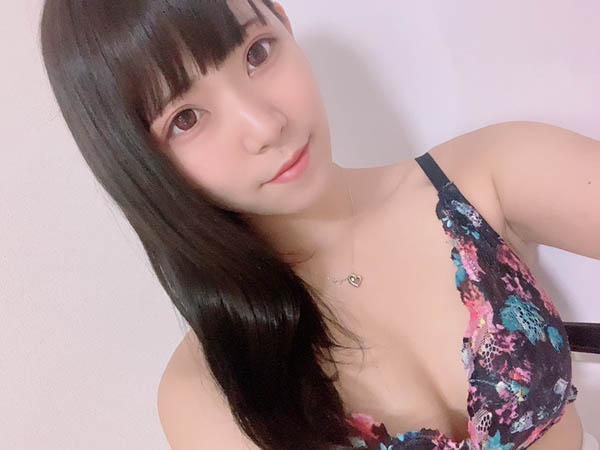氣質長髮！ 短小精悍的小馬美少女「淺見玲奈」！