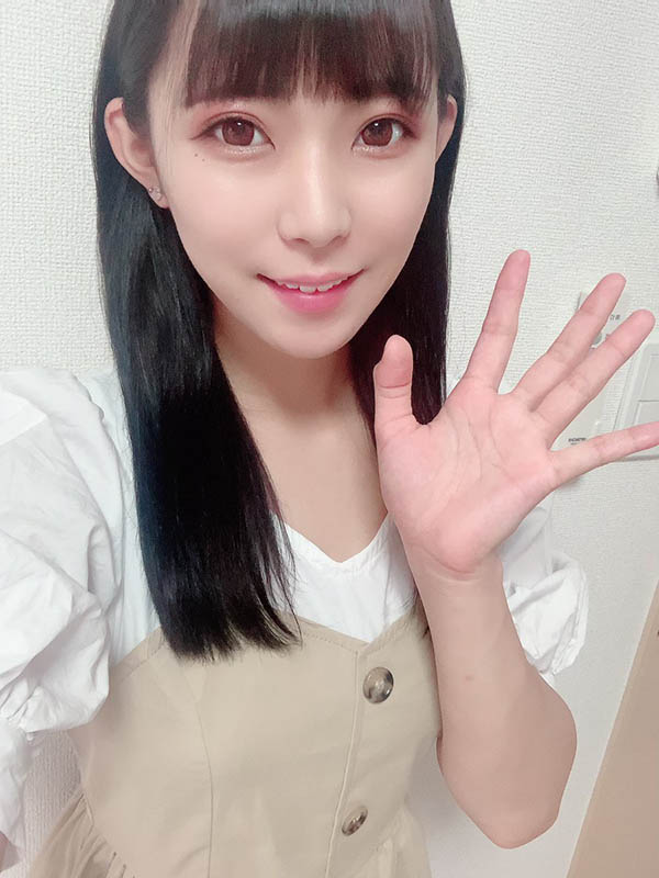 氣質長髮！ 短小精悍的小馬美少女「淺見玲奈」！