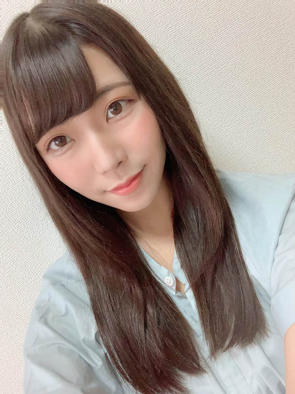 氣質長髮！ 短小精悍的小馬美少女「淺見玲奈」！