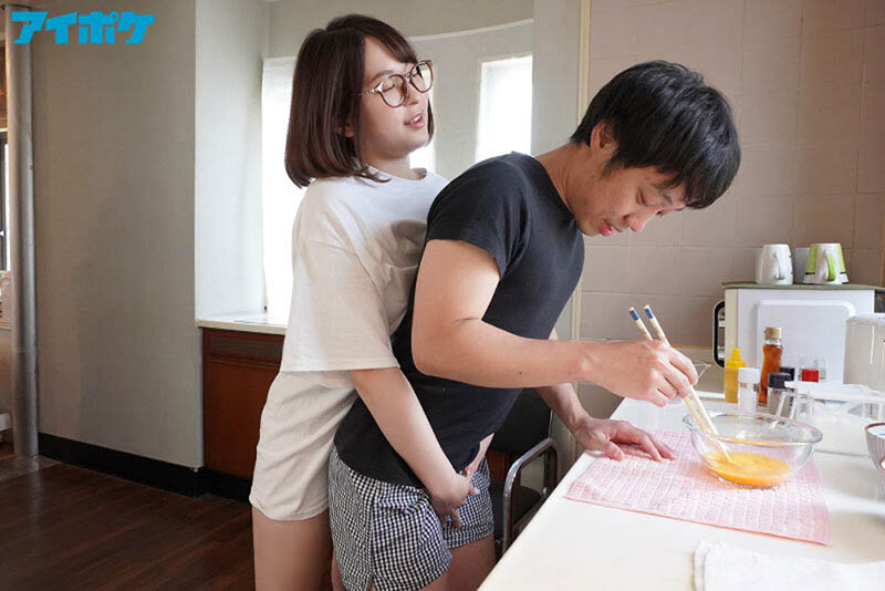 打工囉嗦前輩「梓光莉」竟然藏著大奶!處女失控勃起玩了一整晚