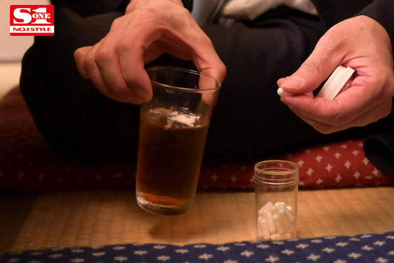 G杯美少女OL「愛寶すず」強迫與討厭上司出差慘遭灌醉硬上噴水不止