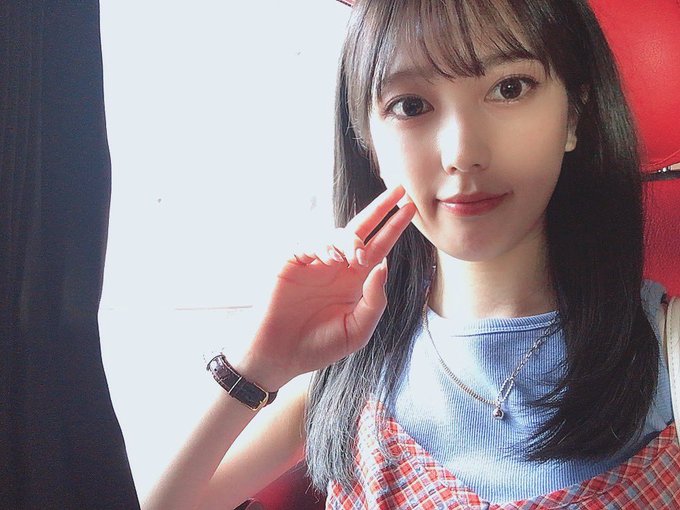 重量級偶像下海「奪排行榜第一」，出道作「滿滿的害羞感」老司機超愛！