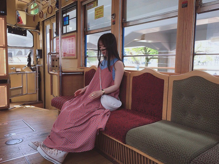 重量級偶像下海「奪排行榜第一」，出道作「滿滿的害羞感」老司機超愛！