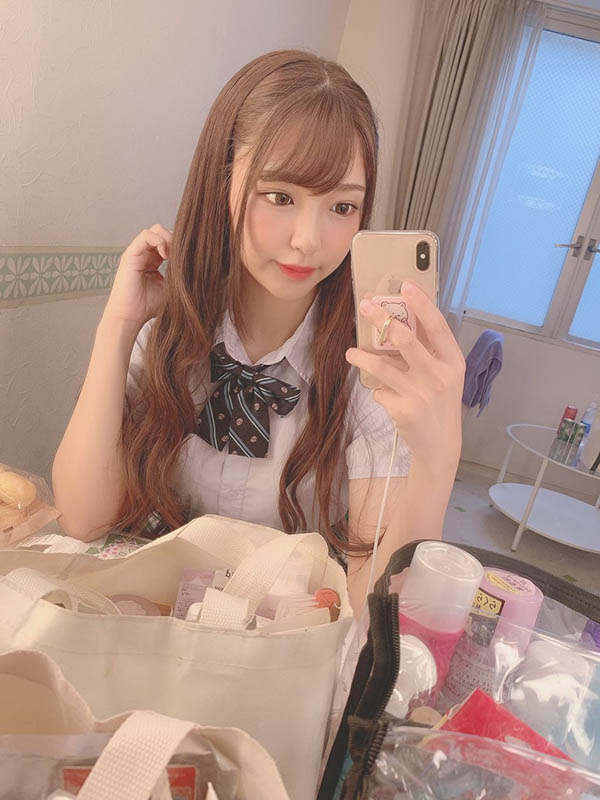 性感極度高開衩！ 美少女新人「木下日葵」競技泳裝造型讓粉絲瘋狂！