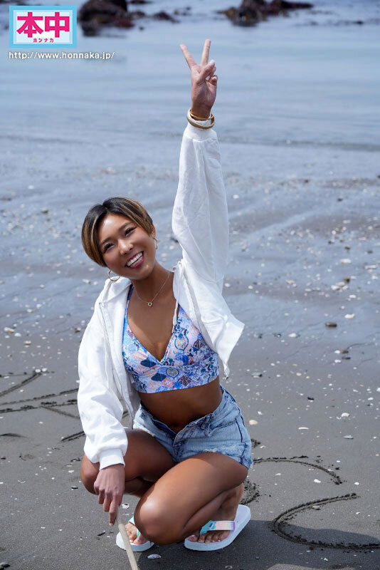 解密！那位在渋谷街頭上勾、新一代潮吹噴射機的黑色會美眉是？ ……