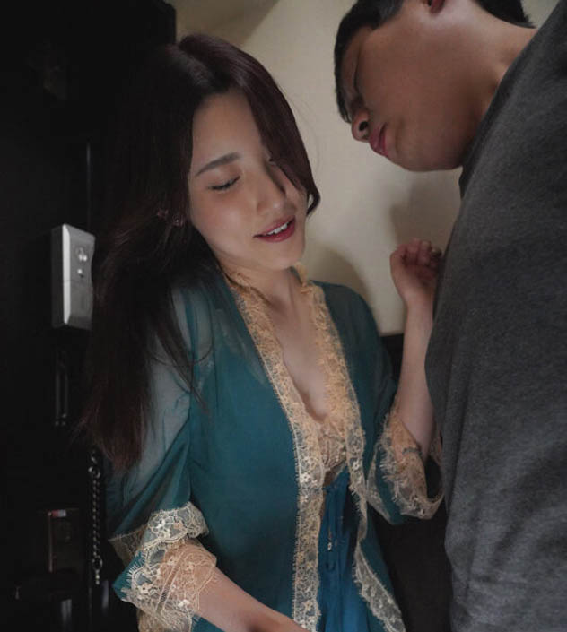 偷情公寓!飢渴人妻「森澤佳奈」與樓下人夫當砲友「只要一分鐘就合體」!