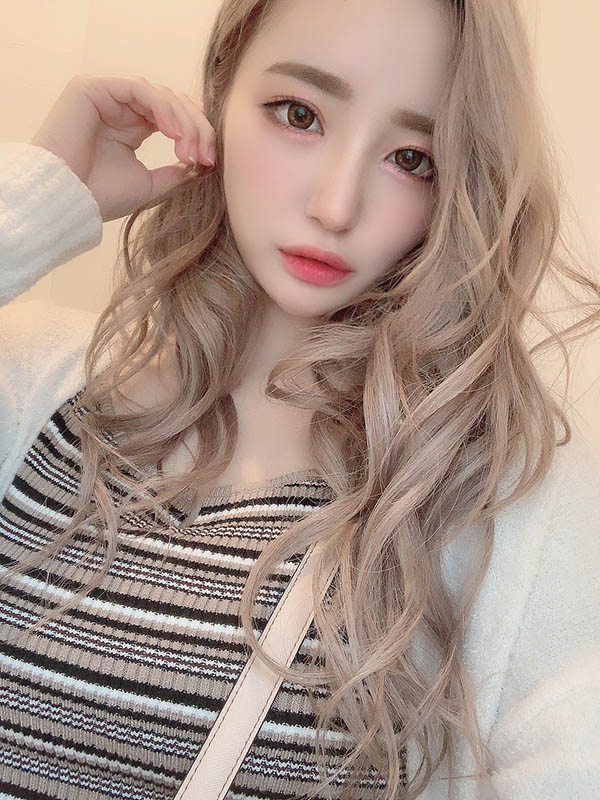 天然H罩杯！國寶級Body「黒川さりな」淺色新髮型，被誤認是韓國正妹差點當代言人