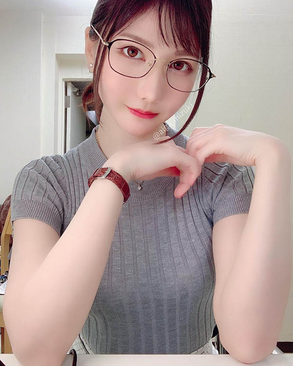 閃電移籍！原MOODYZ專屬D罩杯雪白美少女「藍芽水月」8月移籍SOD！新作扮演痴女上司！