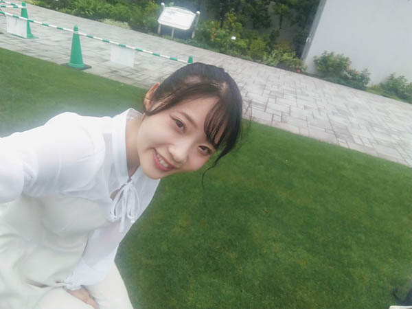 一片大尺寫真偶像下海！ 豐滿美少女「二葉繪麻」出道！