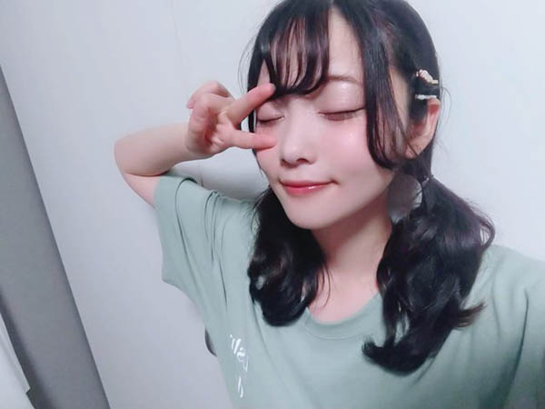 一片大尺寫真偶像下海！ 豐滿美少女「二葉繪麻」出道！