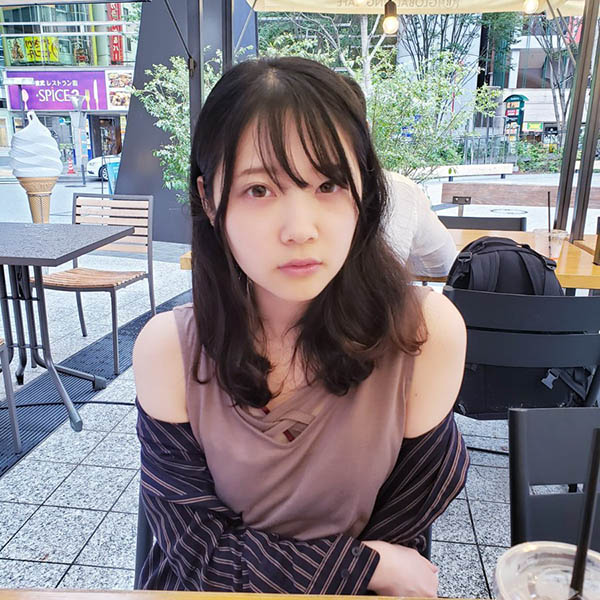 一片大尺寫真偶像下海！ 豐滿美少女「二葉繪麻」出道！