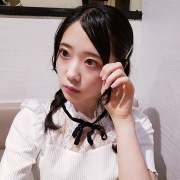 一片大尺寫真偶像下海！ 豐滿美少女「二葉繪麻」出道！