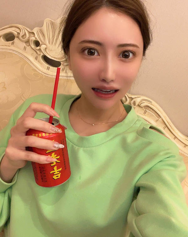 蛇精化成浪潮？為什麼不能一整好看一點？