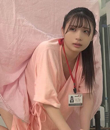 女子社員第二章！松川令奈被檢查尿尿的地方！