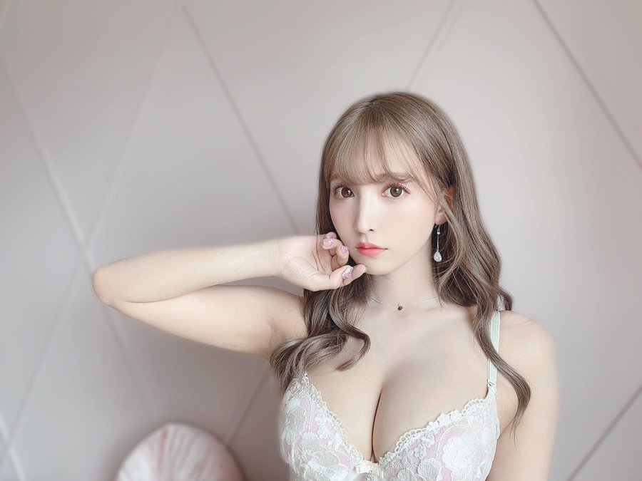 霸氣炸出！ F罩杯暗黑國民偶像「三上悠亞」左手一勾整片西半球應聲彈出！