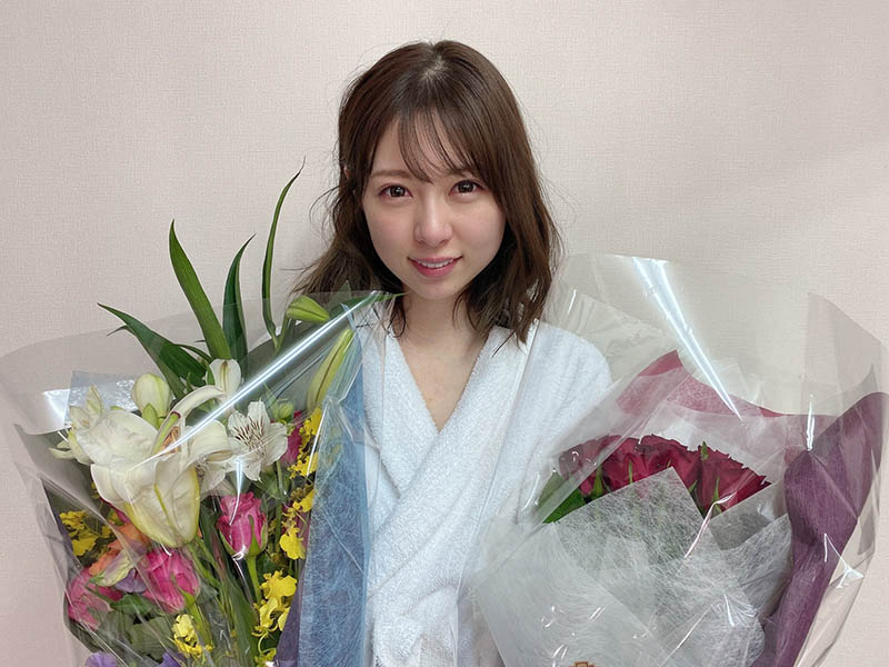 這導演比女優還專業? 「あおいれな」引退成為真.全裸監督