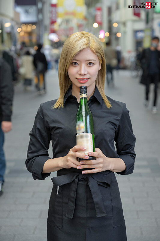 13歲就會潮吹！這樣的金髮辣妹同時對決森林原人和鮫島將會？