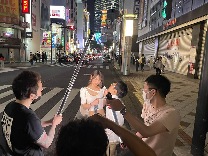 AV冷知識(12) - 女優拍片時、經紀人不能看？