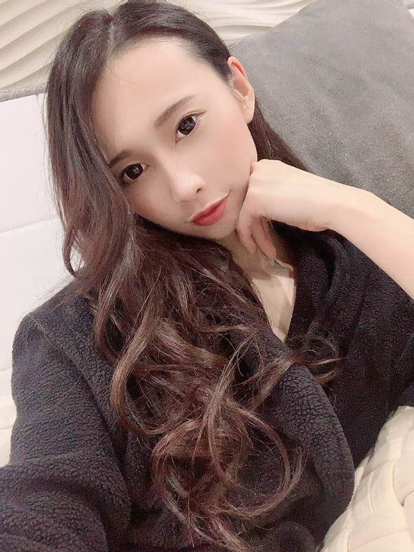 作品裡表演擊破瓦片？ ！ E罩杯美女新人「永原夏樹」空手道服秀一手真功夫？