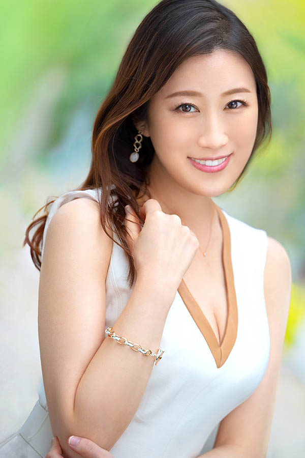 艷肌美女！美腳美乳美鮑鮑！國際線空姐的她沉迷於日本男優的棒子下了！ ……