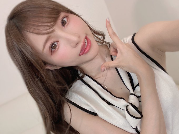 全裸上陣！ D杯甜心美少女「天使萌」登上週刊雜誌、一絲不掛側拍搶先看！