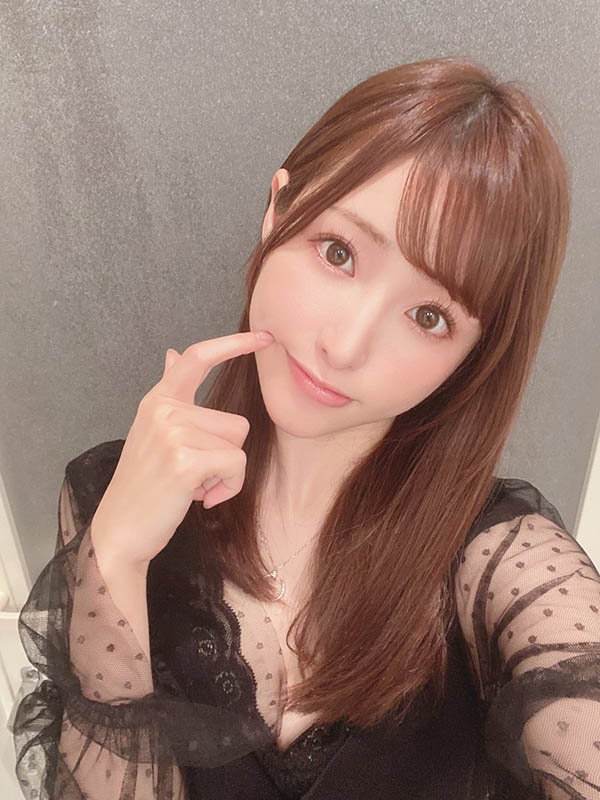 全裸上陣！ D杯甜心美少女「天使萌」登上週刊雜誌、一絲不掛側拍搶先看！