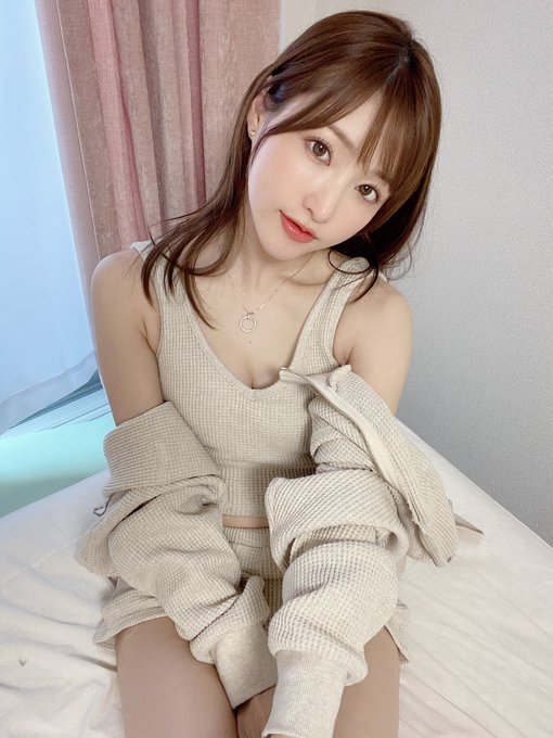 全裸上陣！ D杯甜心美少女「天使萌」登上週刊雜誌、一絲不掛側拍搶先看！