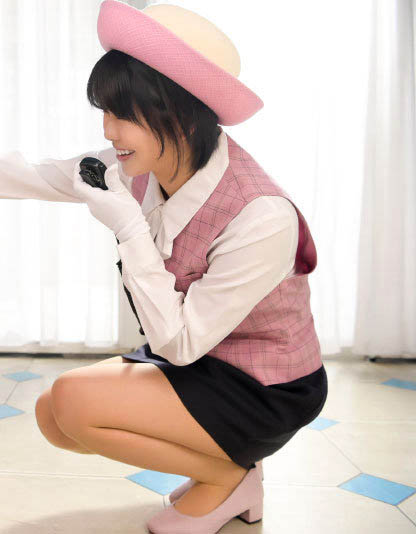 無限慾望！潮吹機！這車掌小姐還是個巨乳！