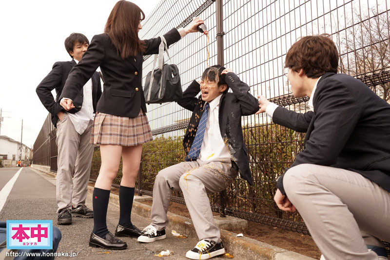 可以盡情中出！安慰被霸凌的竹馬底迪，「小花のん」用巨乳療癒他