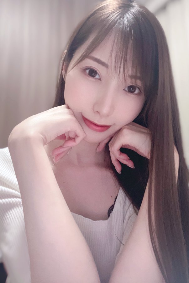 偶像級的美！ 29歲妻子「鷲見蓳」登場！