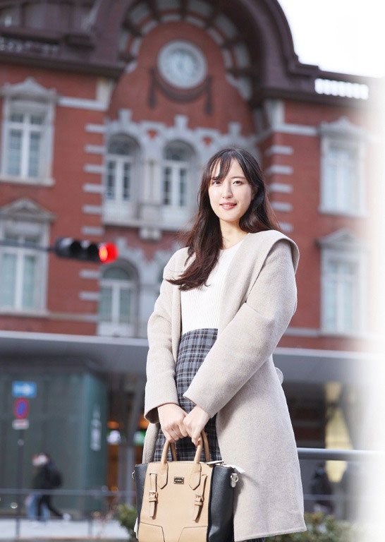 兩年沒性經驗...下定決心拍AV的她前一晚勤練口技和騎乘位! ……