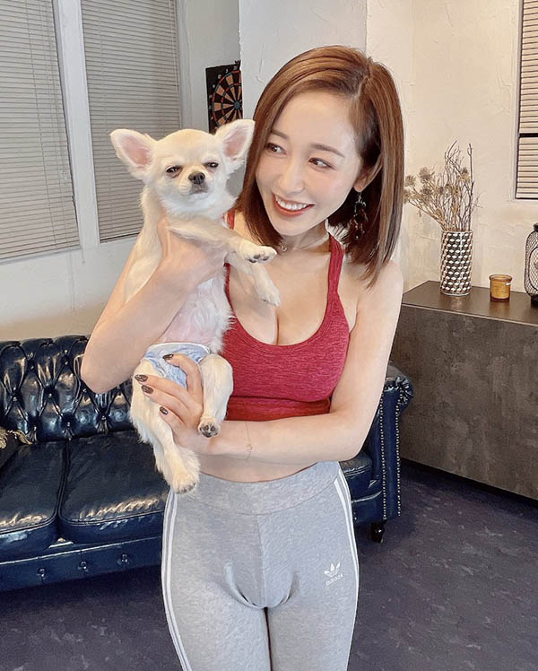 眾網欽點「最有線條女優」，美體兼耐力的「榨汁禦臀」猛搖奪汁！