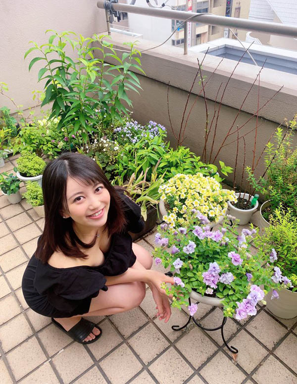 白皙長腿！ 174公分療癒系美女「栗山繪麻」！