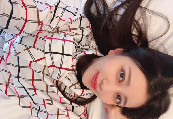 白皙長腿！ 174公分療癒系美女「栗山繪麻」！