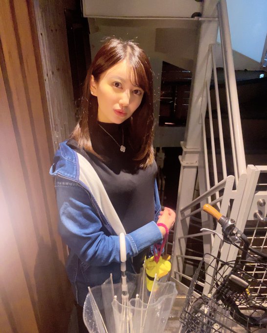 白皙長腿！ 174公分療癒系美女「栗山繪麻」！