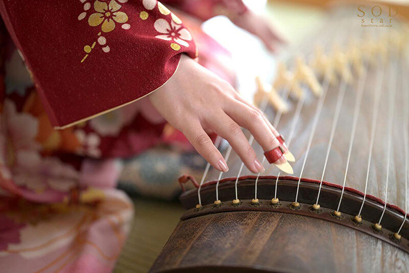 平生未有的大刺激!森林原人成了小鳥遊蘭的第二個男人! …