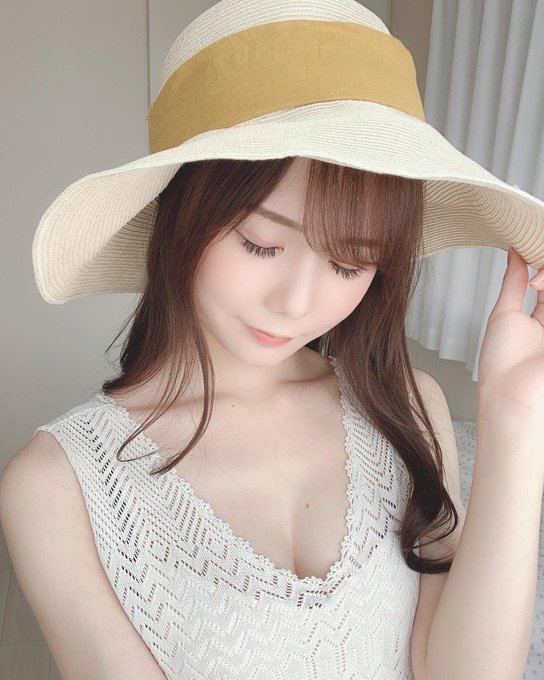 邁向10萬大關！ 小惡魔新人王「坂道美瑠」推特上自白最喜歡被人…