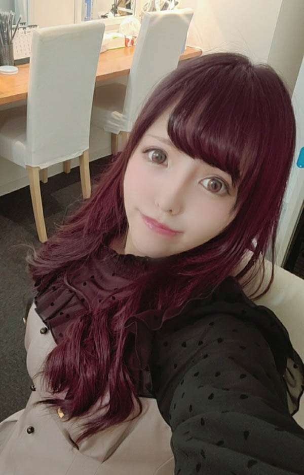 有AV潘金蓮的感覺！她一握住男優的把柄就忍不住想吸！ …